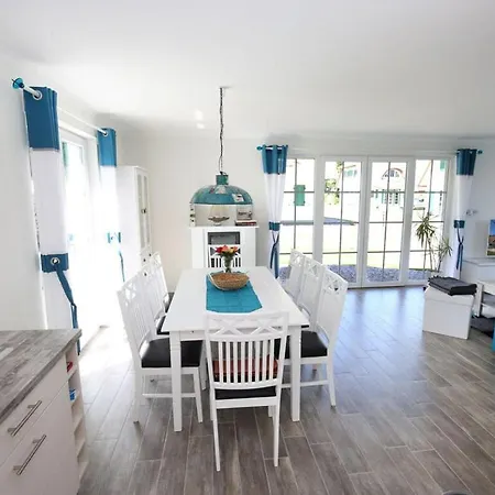 Holiday home Droeoem Unter Reet 2 Comfortable